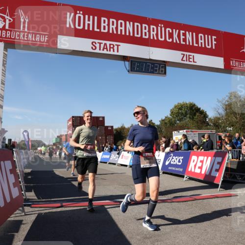 03.10.2025 - Köhlbrandbrückenlauf Lena Gebhardt http://msf.ph/oto/9041730 03.10.2025 13:17:37 Ziel 4012, 4645, 4686, 4746, 4818, 5339, 5906, 5909, 6069, 6388, 6710 meine-sportfotos.de