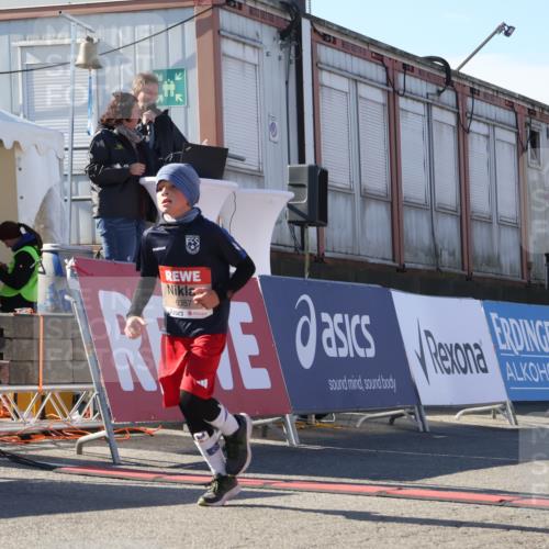 03.10.2025 - Köhlbrandbrückenlauf Luisa Fischer http://msf.ph/oto/9041732 03.10.2025 13:34:50 Ziel 4112, 4498, 4767, 5227, 5465, 6196, 6289, 6290, 6357 meine-sportfotos.de