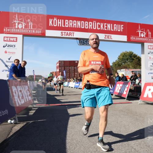 03.10.2025 - Köhlbrandbrückenlauf Lena Gebhardt http://msf.ph/oto/9041734 03.10.2025 12:58:16 Ziel 4083, 4099, 4234, 4248, 4394, 6152, 6717, 6718, 6732 meine-sportfotos.de