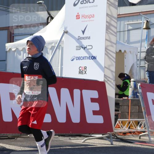 03.10.2025 - Köhlbrandbrückenlauf Luisa Fischer http://msf.ph/oto/9041748 03.10.2025 13:34:51 Ziel 4112, 4498, 4767, 5227, 5465, 6196, 6357, 6434 meine-sportfotos.de