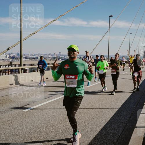 03.10.2025 - Köhlbrandbrückenlauf Michael Burmester http://msf.ph/oto/9041757 03.10.2025 12:23:04 Position 1 6739 meine-sportfotos.de