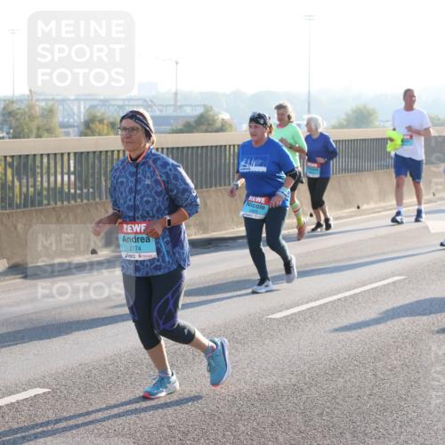 03.10.2025 - Köhlbrandbrückenlauf Lena Gebhardt http://msf.ph/oto/9041760 03.10.2025 09:25:44 Position 1 2774 meine-sportfotos.de
