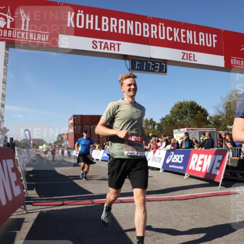 03.10.2025 - Köhlbrandbrückenlauf Lena Gebhardt http://msf.ph/oto/9041763 03.10.2025 13:17:37 Ziel 4012, 4645, 4686, 4746, 4818, 5339, 5906, 5909, 6069, 6388, 6710 meine-sportfotos.de