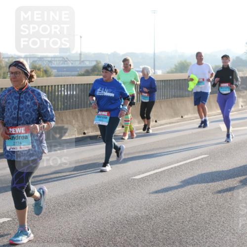 03.10.2025 - Köhlbrandbrückenlauf Lena Gebhardt http://msf.ph/oto/9041764 03.10.2025 09:25:44 Position 1 2774 meine-sportfotos.de