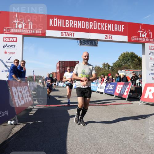 03.10.2025 - Köhlbrandbrückenlauf Lena Gebhardt http://msf.ph/oto/9041771 03.10.2025 12:58:18 Ziel 4083, 4099, 4234, 4248, 4394, 6152, 6717, 6718, 6732 meine-sportfotos.de