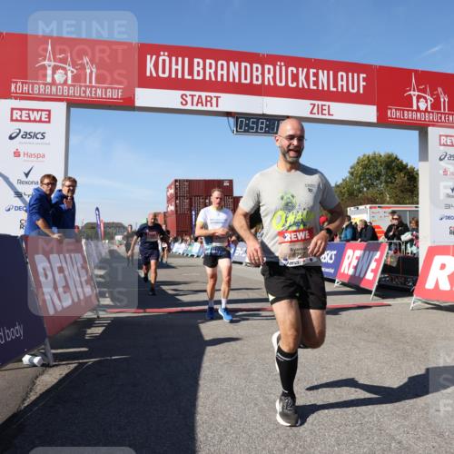 03.10.2025 - Köhlbrandbrückenlauf Lena Gebhardt http://msf.ph/oto/9041778 03.10.2025 12:58:18 Ziel 4083, 4099, 4234, 4248, 4394, 6152, 6717, 6718, 6732 meine-sportfotos.de
