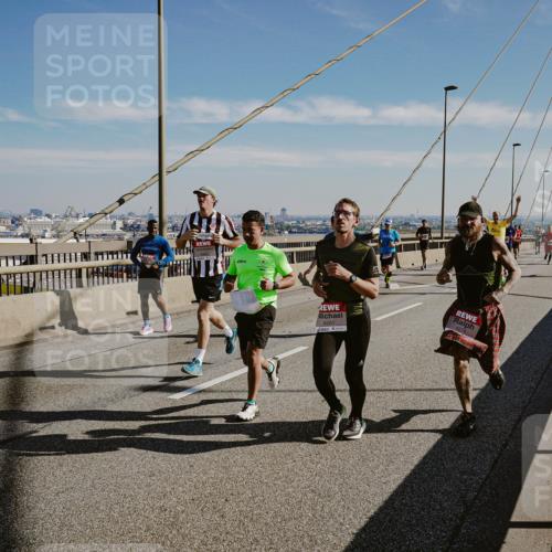 03.10.2025 - Köhlbrandbrückenlauf Michael Burmester http://msf.ph/oto/9041794 03.10.2025 12:23:05 Position 1 6251 meine-sportfotos.de