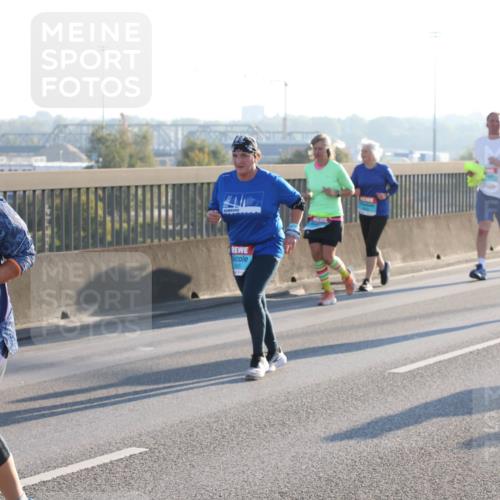 03.10.2025 - Köhlbrandbrückenlauf Lena Gebhardt http://msf.ph/oto/9041795 03.10.2025 09:25:45 Position 1 2774 meine-sportfotos.de