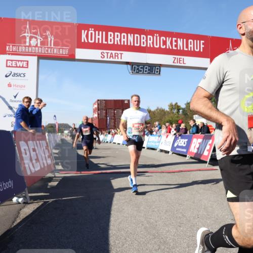 03.10.2025 - Köhlbrandbrückenlauf Lena Gebhardt http://msf.ph/oto/9041797 03.10.2025 12:58:19 Ziel 4083, 4099, 4248, 4394, 6152, 6717, 6718, 6732, 6741 meine-sportfotos.de