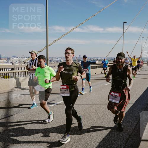 03.10.2025 - Köhlbrandbrückenlauf Michael Burmester http://msf.ph/oto/9041800 03.10.2025 12:23:06 Position 1 6251, 4274 meine-sportfotos.de
