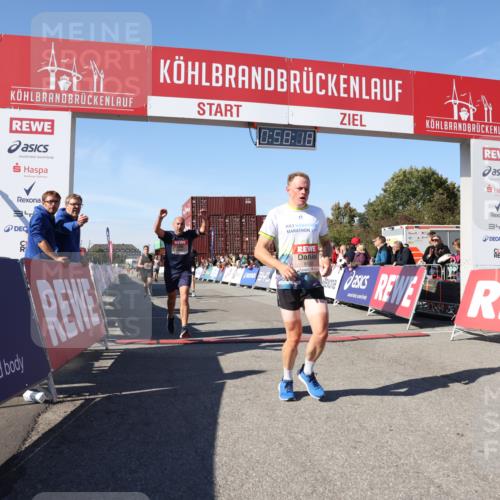 03.10.2025 - Köhlbrandbrückenlauf Lena Gebhardt http://msf.ph/oto/9041803 03.10.2025 12:58:19 Ziel 4083, 4099, 4248, 4394, 6152, 6717, 6718, 6732, 6741 meine-sportfotos.de