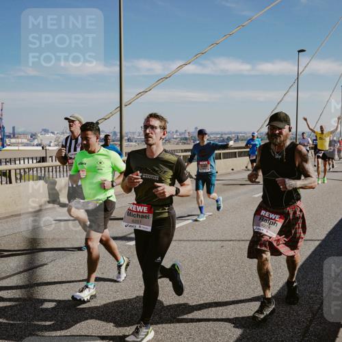 03.10.2025 - Köhlbrandbrückenlauf Michael Burmester http://msf.ph/oto/9041806 03.10.2025 12:23:06 Position 1 6251, 4274 meine-sportfotos.de