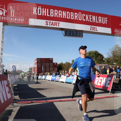 03.10.2025 - Köhlbrandbrückenlauf Lena Gebhardt http://msf.ph/oto/9041807 03.10.2025 13:17:39 Ziel 4012, 4410, 4645, 4746, 4818, 5339, 5906, 5909, 6069, 6331, 6388, 6704, 6710 meine-sportfotos.de