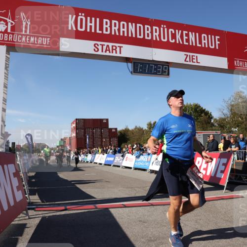 03.10.2025 - Köhlbrandbrückenlauf Lena Gebhardt http://msf.ph/oto/9041810 03.10.2025 13:17:39 Ziel 4012, 4410, 4645, 4746, 4818, 5339, 5906, 5909, 6069, 6331, 6388, 6704, 6710 meine-sportfotos.de