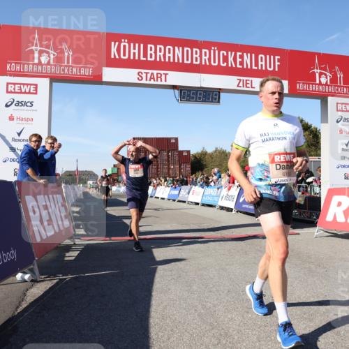 03.10.2025 - Köhlbrandbrückenlauf Lena Gebhardt http://msf.ph/oto/9041822 03.10.2025 12:58:19 Ziel 4083, 4099, 4248, 4394, 6152, 6717, 6718, 6732, 6741 meine-sportfotos.de