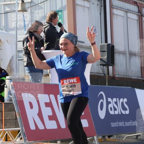 03.10.2025 - Köhlbrandbrückenlauf Luisa Fischer http://msf.ph/oto/9041829 03.10.2025 13:35:08 Ziel 5360, 5427, 5557, 5604, 6265 meine-sportfotos.de