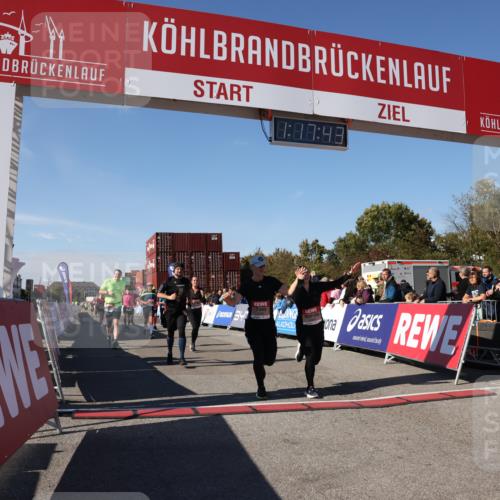 03.10.2025 - Köhlbrandbrückenlauf Lena Gebhardt http://msf.ph/oto/9041830 03.10.2025 13:17:43 Ziel 4012, 4410, 4645, 4679, 4829, 5168, 5339, 5685, 5731, 5732, 5906, 5909, 5917, 6331, 6388, 6485, 6704 meine-sportfotos.de