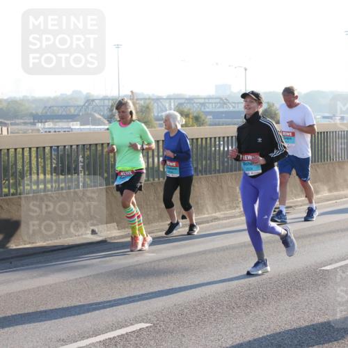 03.10.2025 - Köhlbrandbrückenlauf Lena Gebhardt http://msf.ph/oto/9041837 03.10.2025 09:25:46 Position 1 2524 meine-sportfotos.de