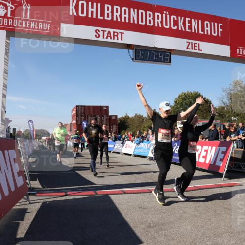 03.10.2025 - Köhlbrandbrückenlauf Lena Gebhardt http://msf.ph/oto/9041846 03.10.2025 13:17:44 Ziel 4410, 4645, 4679, 4829, 5168, 5339, 5685, 5731, 5732, 5906, 5909, 5917, 6331, 6388, 6485, 6704 meine-sportfotos.de