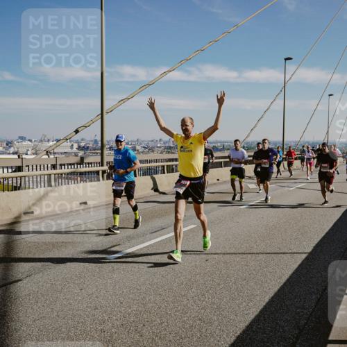 03.10.2025 - Köhlbrandbrückenlauf Michael Burmester http://msf.ph/oto/9041847 03.10.2025 12:23:09 Position 1  meine-sportfotos.de