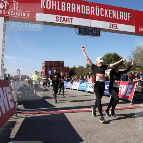03.10.2025 - Köhlbrandbrückenlauf Lena Gebhardt http://msf.ph/oto/9041855 03.10.2025 13:17:44 Ziel 4410, 4645, 4679, 4829, 5168, 5339, 5685, 5731, 5732, 5906, 5909, 5917, 6331, 6388, 6485, 6704 meine-sportfotos.de