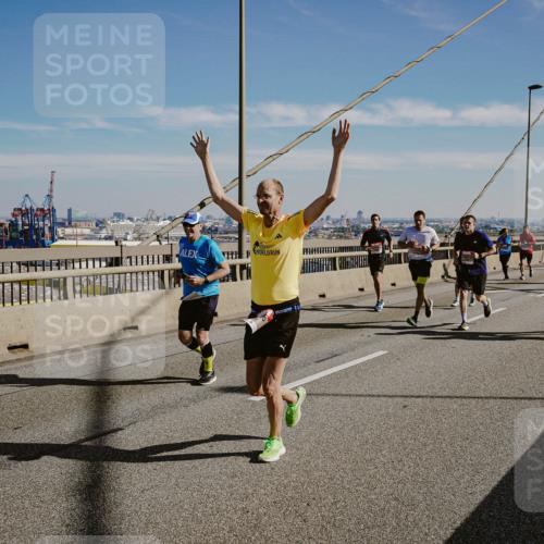03.10.2025 - Köhlbrandbrückenlauf Michael Burmester http://msf.ph/oto/9041859 03.10.2025 12:23:09 Position 1  meine-sportfotos.de