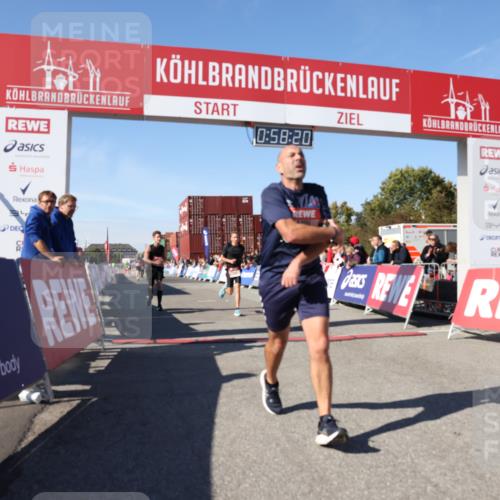 03.10.2025 - Köhlbrandbrückenlauf Lena Gebhardt http://msf.ph/oto/9041865 03.10.2025 12:58:20 Ziel 4083, 4099, 4248, 4394, 6152, 6717, 6718, 6732, 6741 meine-sportfotos.de