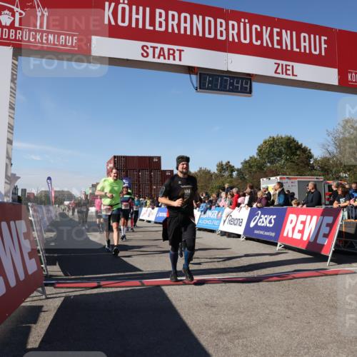 03.10.2025 - Köhlbrandbrückenlauf Lena Gebhardt http://msf.ph/oto/9041878 03.10.2025 13:17:45 Ziel 4410, 4645, 4679, 4829, 5168, 5339, 5685, 5731, 5732, 5906, 5909, 5917, 6331, 6388, 6485, 6704 meine-sportfotos.de