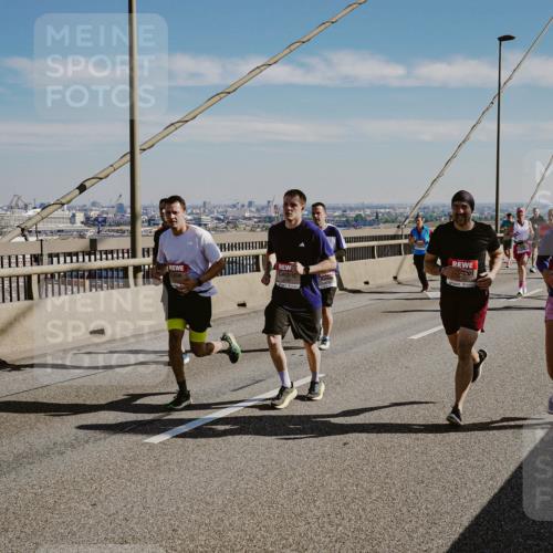03.10.2025 - Köhlbrandbrückenlauf Michael Burmester http://msf.ph/oto/9041882 03.10.2025 12:23:11 Position 1  meine-sportfotos.de