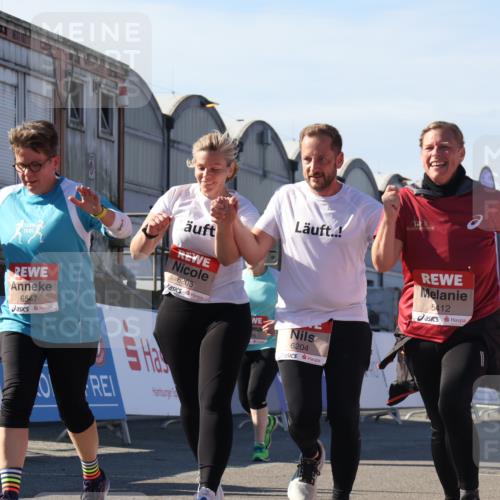 03.10.2025 - Köhlbrandbrückenlauf Luisa Fischer http://msf.ph/oto/9041883 03.10.2025 13:35:15 Ziel 4886, 5279, 5360, 5412, 5427, 5557, 6204, 6205, 6265, 6547 meine-sportfotos.de