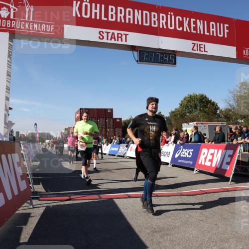 03.10.2025 - Köhlbrandbrückenlauf Lena Gebhardt http://msf.ph/oto/9041885 03.10.2025 13:17:45 Ziel 4410, 4645, 4679, 4829, 5168, 5339, 5685, 5731, 5732, 5906, 5909, 5917, 6331, 6388, 6485, 6704 meine-sportfotos.de