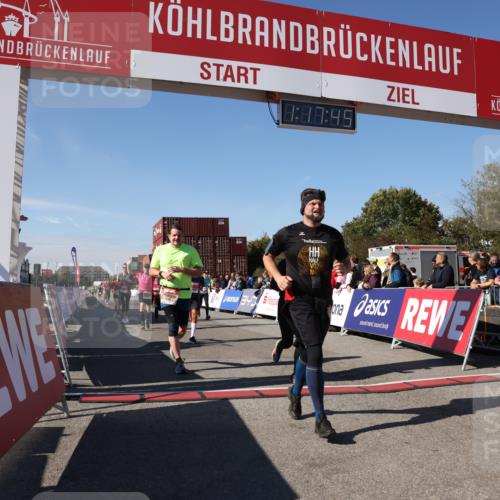 03.10.2025 - Köhlbrandbrückenlauf Lena Gebhardt http://msf.ph/oto/9041889 03.10.2025 13:17:45 Ziel 4410, 4645, 4679, 4829, 5168, 5339, 5685, 5731, 5732, 5906, 5909, 5917, 6331, 6388, 6485, 6704 meine-sportfotos.de