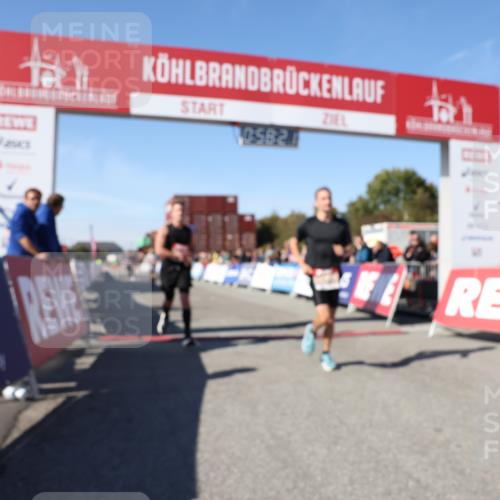 03.10.2025 - Köhlbrandbrückenlauf Lena Gebhardt http://msf.ph/oto/9041897 03.10.2025 12:58:22 Ziel 4083, 4099, 4394, 5775, 6152, 6617, 6717, 6732, 6741 meine-sportfotos.de