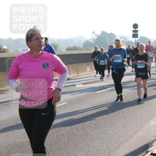 03.10.2025 - Köhlbrandbrückenlauf Lena Gebhardt http://msf.ph/oto/9041898 03.10.2025 09:25:48 Position 1 10 meine-sportfotos.de