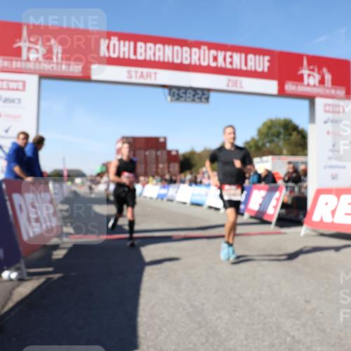 03.10.2025 - Köhlbrandbrückenlauf Lena Gebhardt http://msf.ph/oto/9041904 03.10.2025 12:58:22 Ziel 4083, 4099, 4394, 5775, 6152, 6617, 6717, 6732, 6741 meine-sportfotos.de