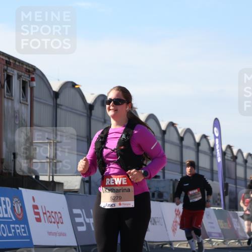 03.10.2025 - Köhlbrandbrückenlauf Luisa Fischer http://msf.ph/oto/9041919 03.10.2025 13:35:18 Ziel 4886, 5279, 5360, 5412, 5548, 5575, 6204, 6205, 6265, 6358, 6547 meine-sportfotos.de