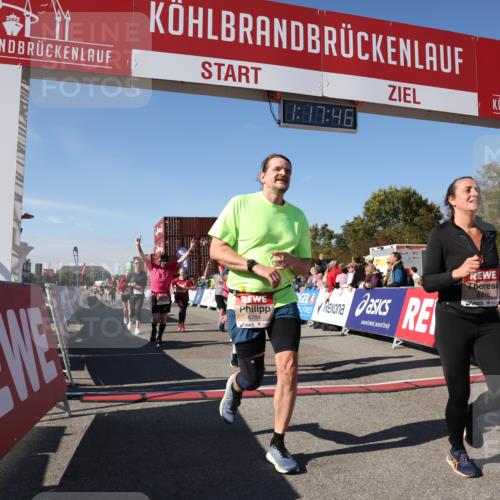03.10.2025 - Köhlbrandbrückenlauf Lena Gebhardt http://msf.ph/oto/9041922 03.10.2025 13:17:46 Ziel 4410, 4645, 4679, 4829, 5168, 5339, 5685, 5731, 5732, 5917, 6331, 6388, 6485, 6704 meine-sportfotos.de