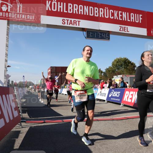 03.10.2025 - Köhlbrandbrückenlauf Lena Gebhardt http://msf.ph/oto/9041930 03.10.2025 13:17:46 Ziel 4410, 4645, 4679, 4829, 5168, 5339, 5685, 5731, 5732, 5917, 6331, 6388, 6485, 6704 meine-sportfotos.de
