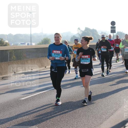 03.10.2025 - Köhlbrandbrückenlauf Lena Gebhardt http://msf.ph/oto/9041931 03.10.2025 09:25:50 Position 1 2405, 2036, 2019 meine-sportfotos.de