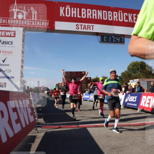 03.10.2025 - Köhlbrandbrückenlauf Lena Gebhardt http://msf.ph/oto/9041947 03.10.2025 13:17:47 Ziel 4410, 4645, 4679, 4829, 5168, 5339, 5685, 5731, 5732, 5917, 6331, 6388, 6485, 6704 meine-sportfotos.de