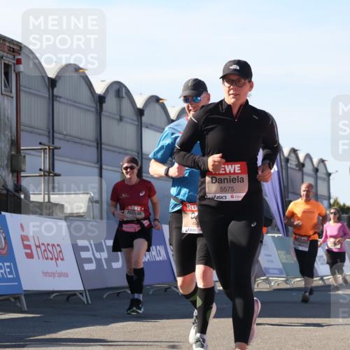 03.10.2025 - Köhlbrandbrückenlauf Luisa Fischer http://msf.ph/oto/9041959 03.10.2025 13:35:23 Ziel 4434, 4440, 4886, 4949, 5140, 5279, 5412, 5548, 5575, 6204, 6205, 6358, 6411, 6547 meine-sportfotos.de