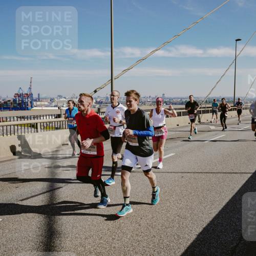 03.10.2025 - Köhlbrandbrückenlauf Michael Burmester http://msf.ph/oto/9041962 03.10.2025 12:23:15 Position 1  meine-sportfotos.de