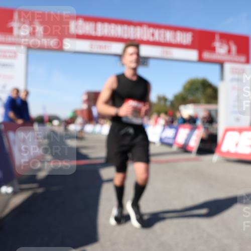 03.10.2025 - Köhlbrandbrückenlauf Lena Gebhardt http://msf.ph/oto/9041972 03.10.2025 12:58:23 Ziel 4083, 4099, 4394, 5775, 6152, 6617, 6717, 6732, 6741 meine-sportfotos.de