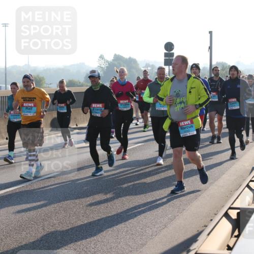 03.10.2025 - Köhlbrandbrückenlauf Lena Gebhardt http://msf.ph/oto/9041977 03.10.2025 09:25:51 Position 1 2019, 3122, 2153 meine-sportfotos.de
