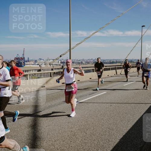 03.10.2025 - Köhlbrandbrückenlauf Michael Burmester http://msf.ph/oto/9041986 03.10.2025 12:23:15 Position 1  meine-sportfotos.de