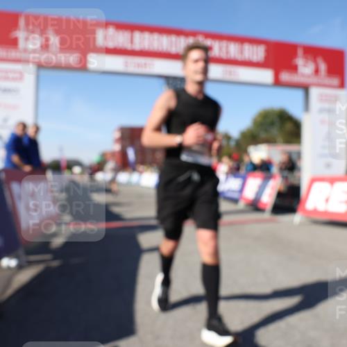 03.10.2025 - Köhlbrandbrückenlauf Lena Gebhardt http://msf.ph/oto/9041988 03.10.2025 12:58:23 Ziel 4083, 4099, 4394, 5775, 6152, 6617, 6717, 6732, 6741 meine-sportfotos.de