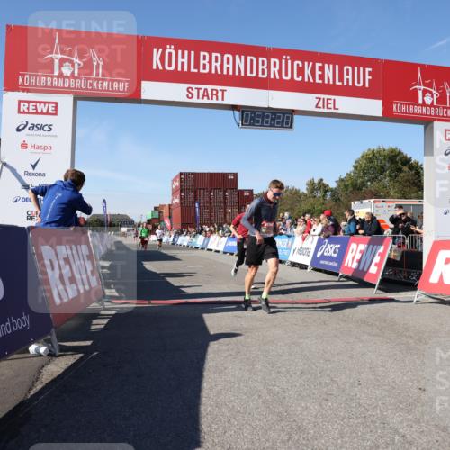 03.10.2025 - Köhlbrandbrückenlauf Lena Gebhardt http://msf.ph/oto/9041994 03.10.2025 12:58:28 Ziel 4083, 4084, 4099, 5706, 5775, 6617, 6732, 6741 meine-sportfotos.de