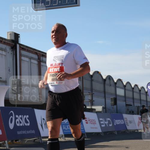 03.10.2025 - Köhlbrandbrückenlauf Luisa Fischer http://msf.ph/oto/9042008 03.10.2025 13:35:43 Ziel 5517, 5539, 5680, 6079, 6396, 6508 meine-sportfotos.de