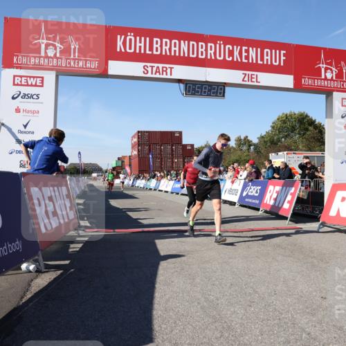 03.10.2025 - Köhlbrandbrückenlauf Lena Gebhardt http://msf.ph/oto/9042010 03.10.2025 12:58:28 Ziel 4083, 4084, 4099, 5706, 5775, 6617, 6732, 6741 meine-sportfotos.de