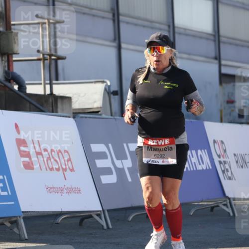 03.10.2025 - Köhlbrandbrückenlauf Luisa Fischer http://msf.ph/oto/9042012 03.10.2025 13:35:48 Ziel 5680, 6079, 6292, 6396, 6508 meine-sportfotos.de
